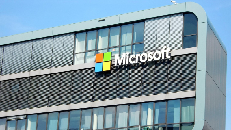 Microsoft servislerinde yaşanan erişim sorunu nedeniyle kullanıcılar büyük bir kesinti